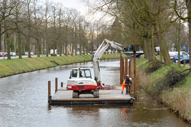 Stahlpoller werden in Breda aufgestellt